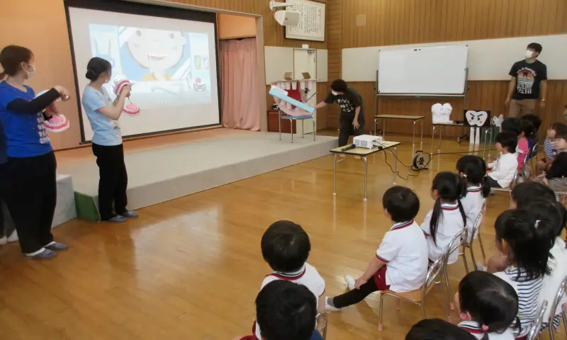 山陽学園大学看護学科による歯みがき指導